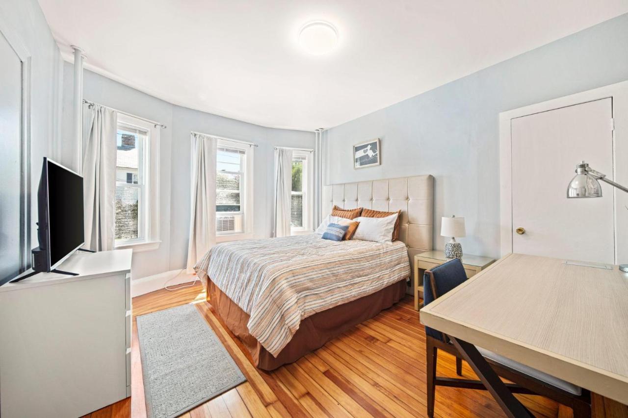 Cozy Up In 5Br Apt Near Charming Oak Square Boston Exteriör bild